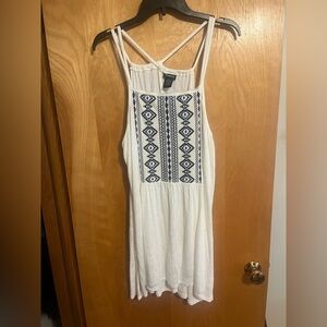 Nwt Torrid White Tank Top with Navy Blue Tribal Pattern plus size 1x 1
